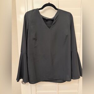 Banana Republic Black Bell-Sleeve Blouse – Size LP